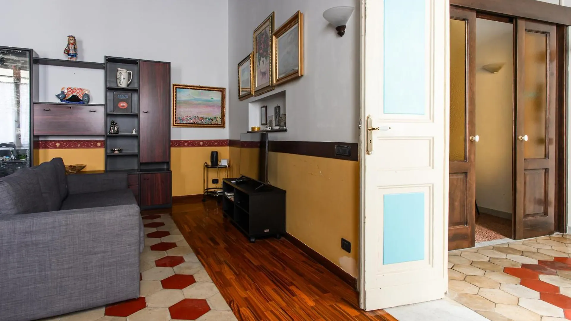 Ferienwohnung Regal Santa Chiara By Dimorra Neapel Italien